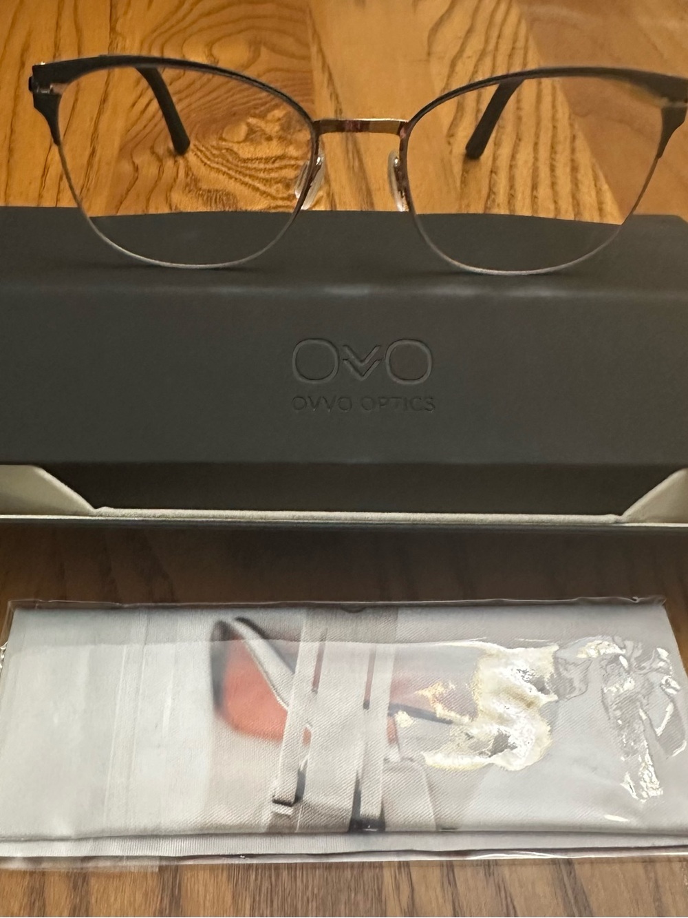 OVVO Optics Women’s Frame with OVVO Case